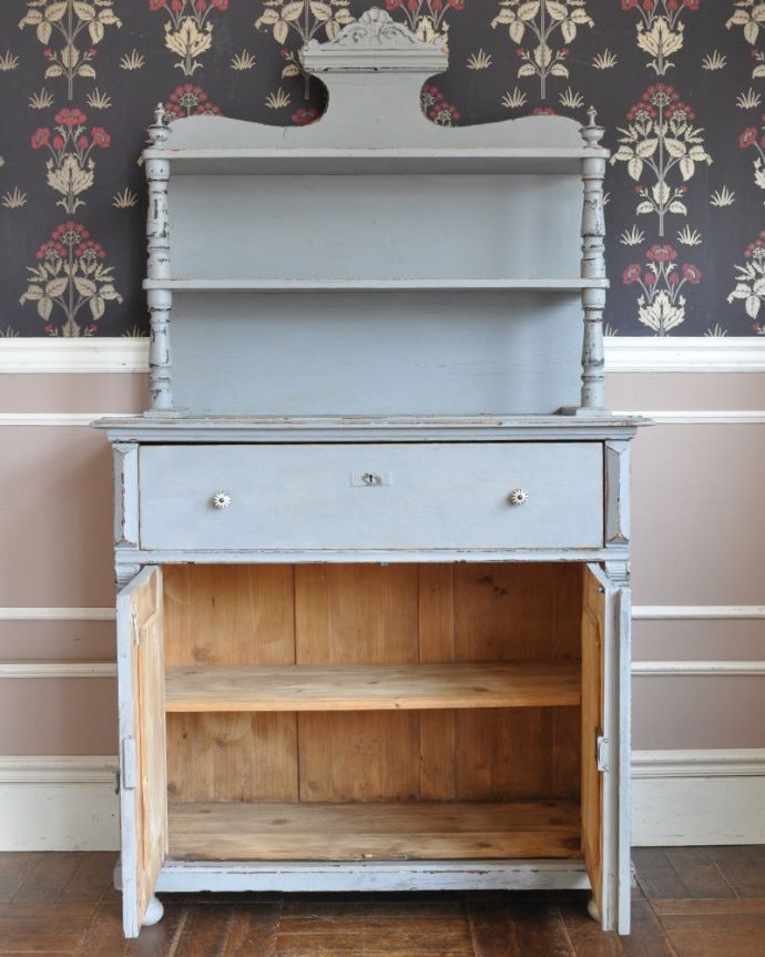 アンティークのキャビネット アンティーク家具 フランスのアンティーク家具、大人っぽいグレーカラーのドレッサー。見た目の美しさはモチロン、しっかり収納力もある優れたキャビネットです。(d-712-f-1)