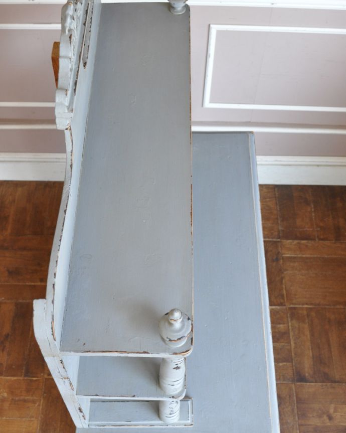 アンティークのキャビネット アンティーク家具 フランスのアンティーク家具、大人っぽいグレーカラーのドレッサー。しっかりメンテナンスをしているので安心してお使い頂けます。(d-712-f-1)