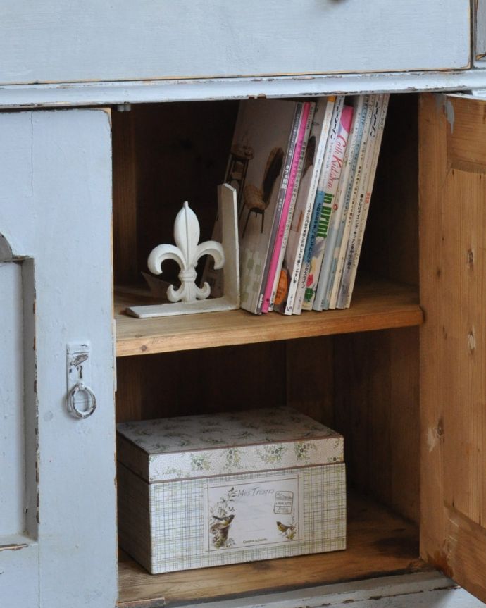 アンティークのキャビネット アンティーク家具 フランスのアンティーク家具、大人っぽいグレーカラーのドレッサー。内側はキレイな状態です。(d-712-f-1)