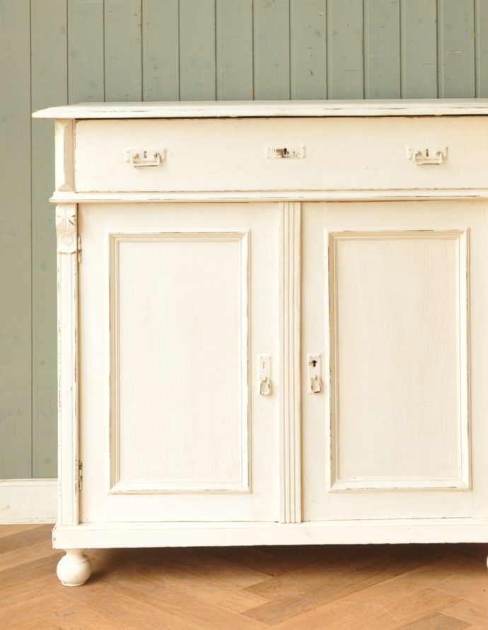 アンティークのキャビネット　アンティーク家具　フランスのアンティークペイント家具、フレンチテイストの素敵なキャビネット。あっという間に憧れの外国のお家のような雰囲気に・・・。(d-714-f-2)