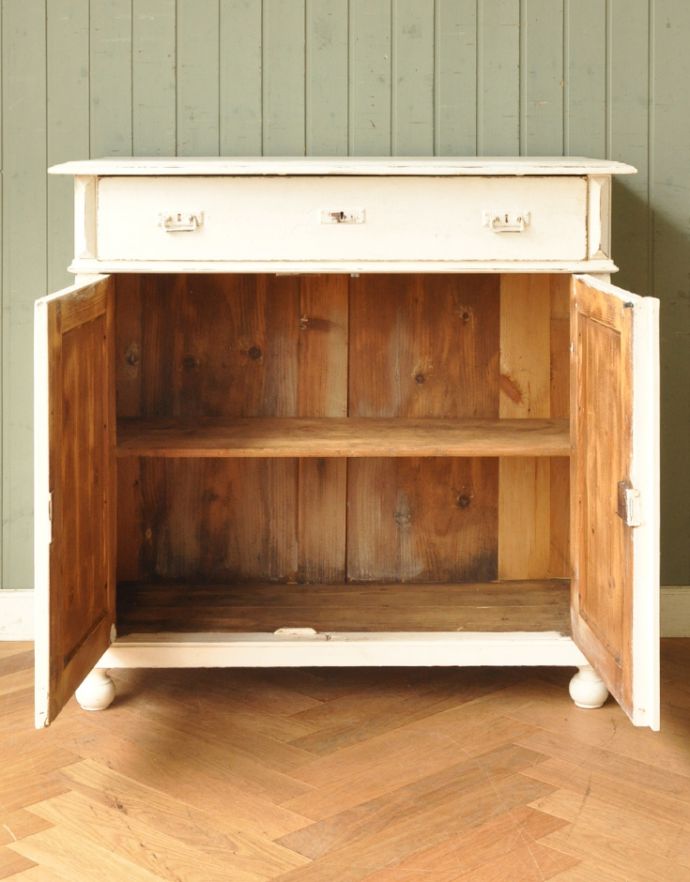 アンティークのキャビネット　アンティーク家具　フランスのアンティークペイント家具、フレンチテイストの素敵なキャビネット。見た目の美しさはモチロン、しっかり収納力もある優れたキャビネットです。(d-714-f-2)