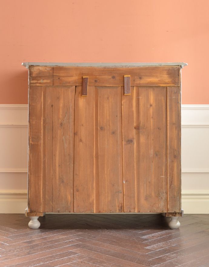 アンティークのキャビネット　アンティーク家具　グレーペイントのアンティークフレンチインテリア、おしゃれなキャビネット。裏側もきちんとメンテナンスしているので、キレイな状態です。(d-780-f-2)