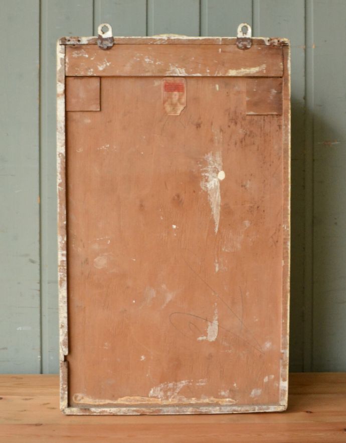 ウォールキャビネット アンティーク家具 フランスアンティーク、引き出し付きの スモール キャビネット。アンティークは新品ではないので、経年変化によるキズはありますが、専門の職人によって目立たないようにキレイにお直しをしています。(d-839-f-1)