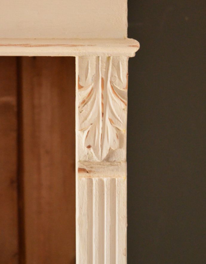 アンティークのキャビネット　アンティーク家具　フランスのアンティーク家具、ホワイトペイントのキャビネット 。美しい彫にうっとり。(d-853-f-1)