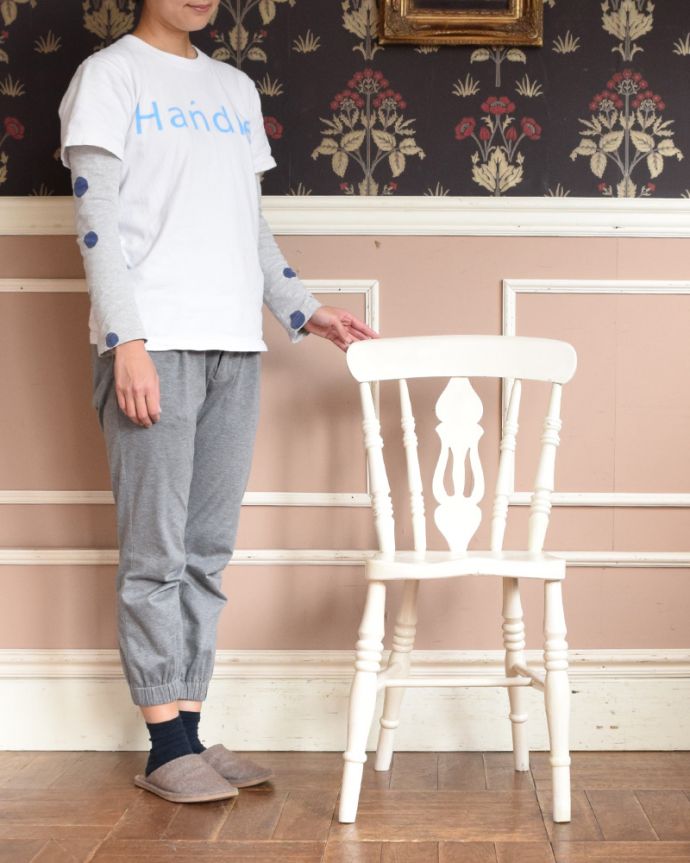 キッチンチェア アンティーク チェア ヨーロッパから届いたアンティークチェア、ペイントのキッチンチェア。お部屋の片隅にポンっと飾って置いても雰囲気が出ますよ。(d-886-c)