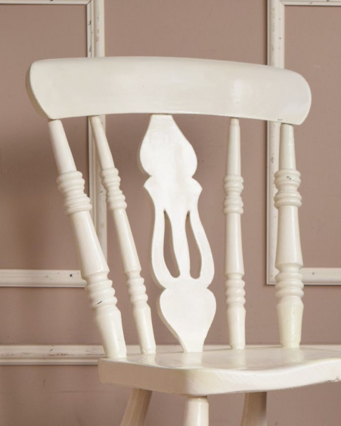 キッチンチェア アンティーク チェア ヨーロッパから届いたアンティークチェア、ペイントのキッチンチェア。キズや汚れ、木目や色は1脚1脚微妙に違いますが、どれもキレイに仕上げています。(d-886-c)