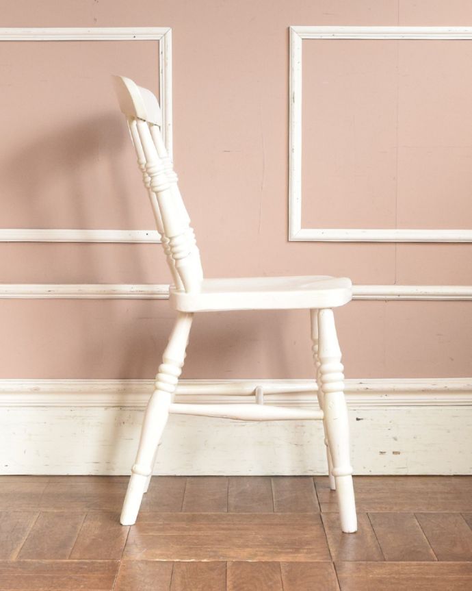 キッチンチェア アンティーク チェア ヨーロッパから届いたアンティークチェア、ペイントのキッチンチェア。よしかかりやすい背もたれ。(d-886-c)