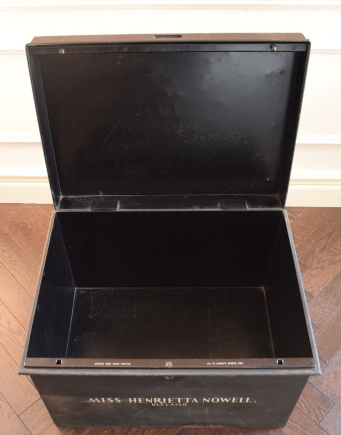 ロイドルームボックス　アンティーク家具　フランスのアンティーク家具、インダストリアなメタルボックス。中も修復してあるので、実用的になんでも入れて頂けます。(d-966-4-z )