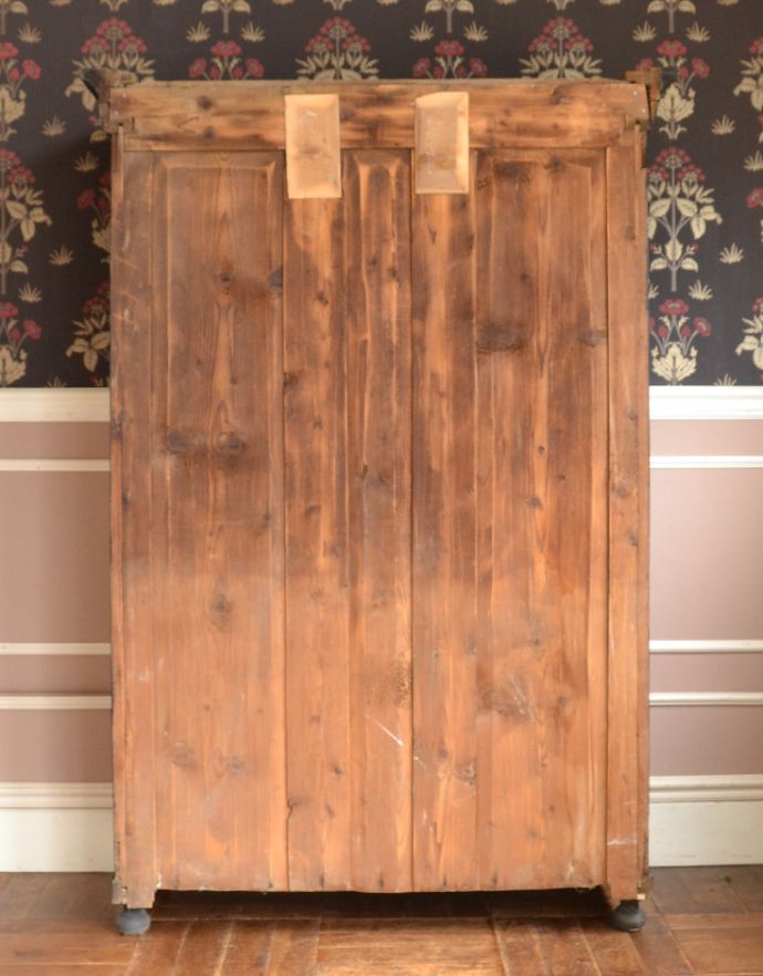 アンティークのキャビネット　アンティーク家具　カッコいいアンティークのフランス家具、ブラックペイントのガラスキャビネット。きちんとメンテナンスしてあるので、裏側もキレイです。(d-973-f-1)