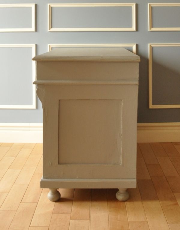 アンティークのキャビネット　アンティーク家具　フランスのアンティークペイント家具、色の素敵なキャビネット。サイドもきれいにペイントされています。(d-988-f-1)