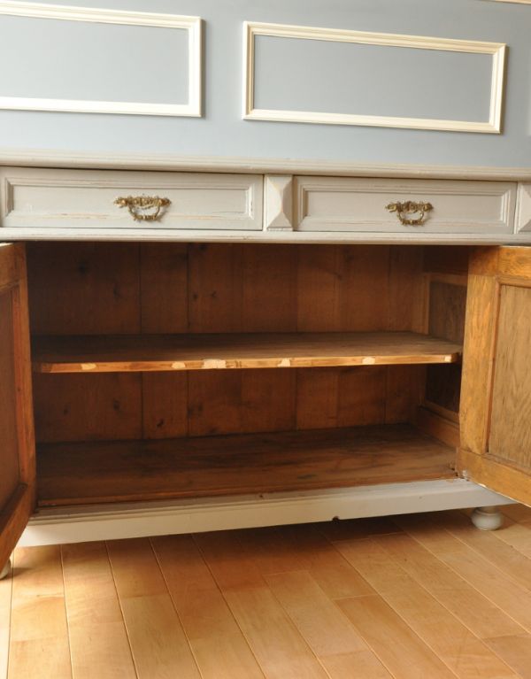 アンティークのキャビネット　アンティーク家具　フランスのアンティークペイント家具、色の素敵なキャビネット。内側はキレイな状態です。(d-988-f-1)