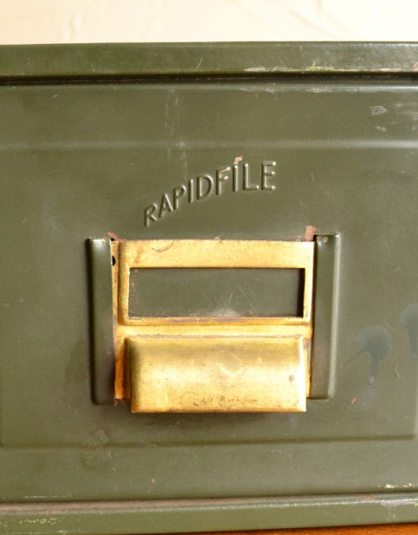 ウォールシェルフ・ウォールハンガー　アンティーク家具　アンティークの小さな家具、グリーン色のファイリングボックス。取っ手です。(d-997-f)