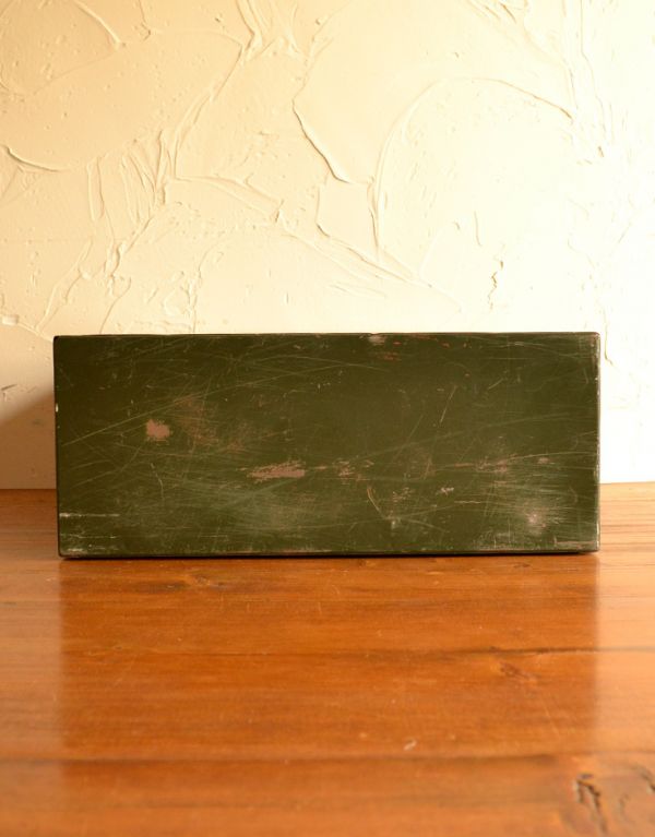 ウォールシェルフ・ウォールハンガー　アンティーク家具　アンティークの小さな家具、グリーン色のファイリングボックス。専門の職人によってお直ししていますが、アンティークは新品ではありません。(d-997-f)