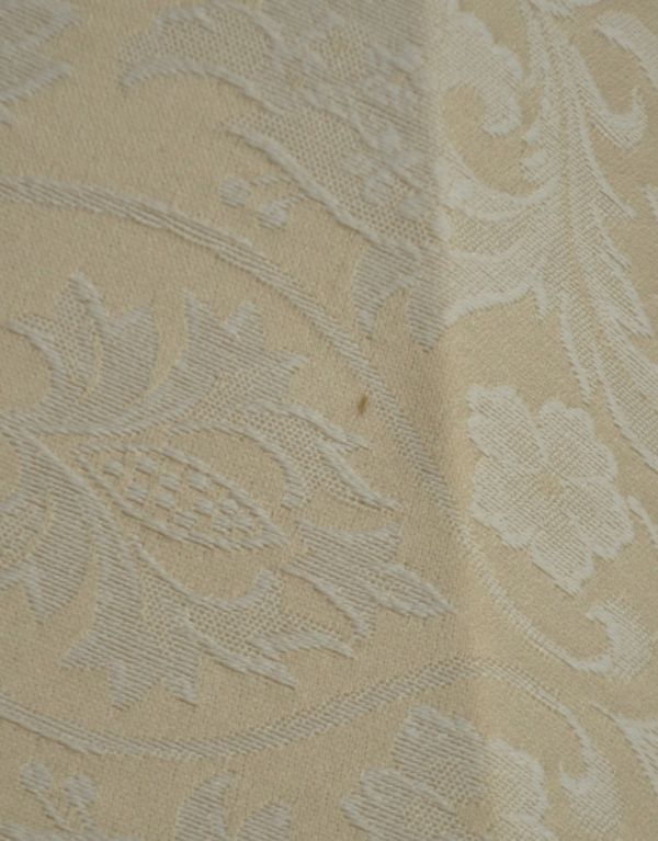 スタンドライト　照明・ライティング　エレガントな白い布シェードの照明、アイアンのアンティークフロアランプ。専門の職人によってお直ししていますが、アンティークは新品ではありません。(d-999-f)