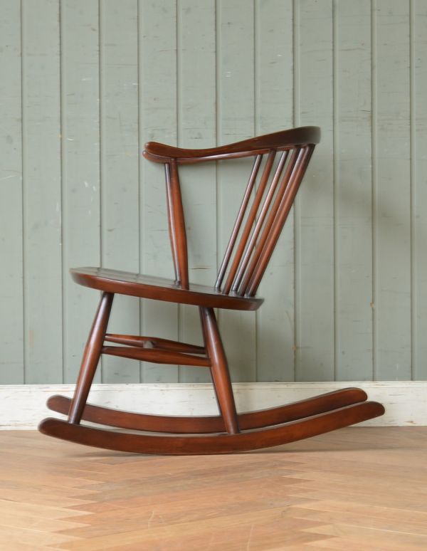 人気のレアな北欧ヴィンテージ家具、アーコール スモーカーズ