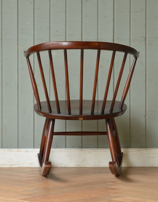 人気のレアな北欧ヴィンテージ家具、アーコール スモーカーズ