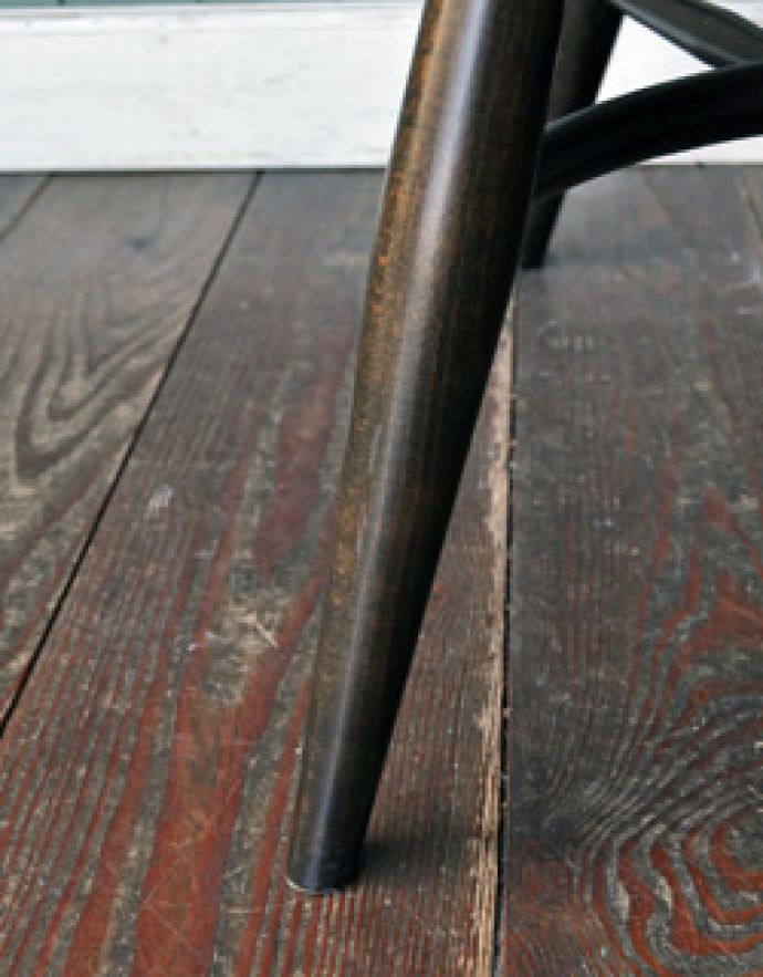 アーコールチェア　アンティーク チェア　レアな北欧テイストヴィンテージ家具、アーコール チェアメイカーズ チェア。繊細な脚がアーコールの一番のポイント。(ear-14-c)