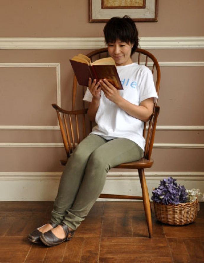 アーコールチェア　アンティーク チェア　レアな北欧テイストヴィンテージ家具、アーコール チェアメイカーズ チェア。深く腰掛けると、とっても気持ちいいです。(ear-14-k)