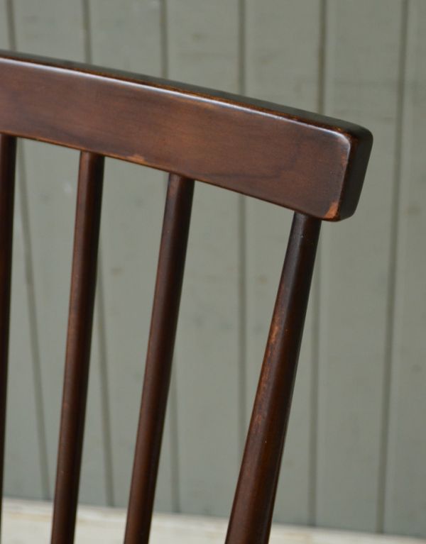 アーコールチェア　アンティーク チェア　背もたれが印象的なアーコールチェア、めずらしいチョコ色のハイスティックバックチェア。細長いラインが素敵な背もたれ。(ear-3h-c)