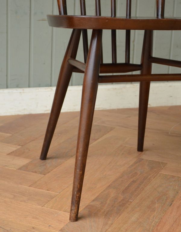 アーコールチェア　アンティーク チェア　背もたれが印象的なアーコールチェア、めずらしいチョコ色のハイスティックバックチェア。繊細な脚がアーコールの一番のポイント。(ear-3h-c)