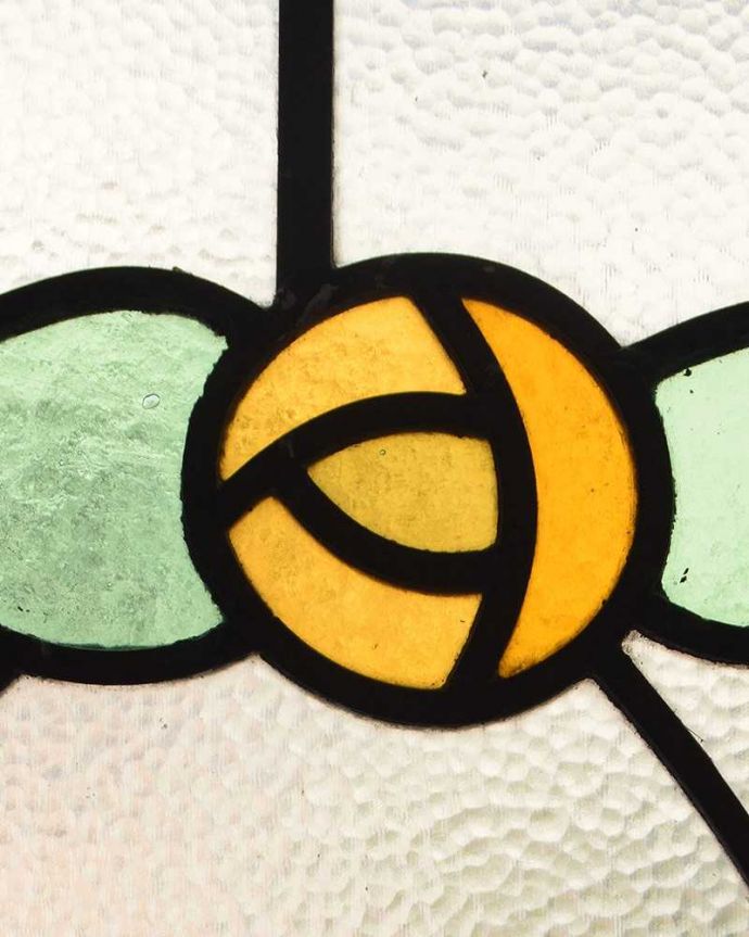 アンティーク ステンドグラス　アンティーク雑貨　オレンジローズが可愛いアンティークステンドグラス。ぬくもりのあるアンティークのガラスから光が差仕込むと、お部屋がやさしい空気に包まれてとても素敵です。(g-1022)