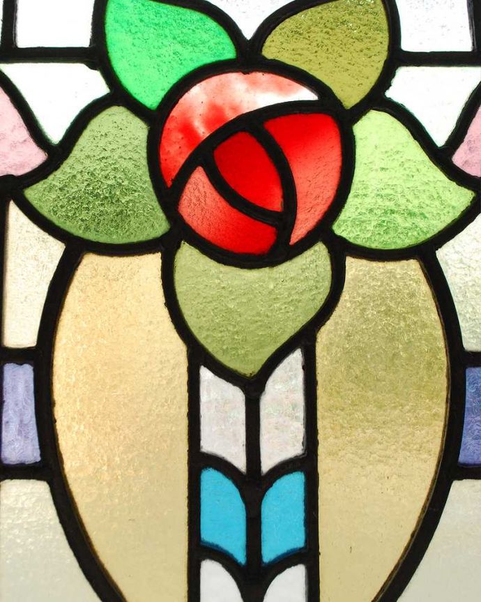 アンティーク ステンドグラス アンティーク雑貨 赤いローズにピンクのリボンがかかったアンティークステンドグラス 。ぬくもりのあるアンティークのガラスから光が差仕込むと、お部屋がやさしい空気に包まれてとても素敵です。(g-1041)