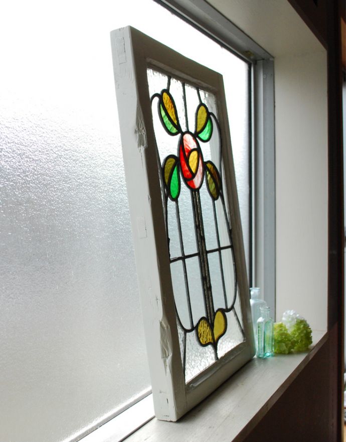 アンティーク雑貨　マーブル模様のバラ×ハートのリーフ、アンティークステンドグラス。窓辺や壁に立て掛けるのもオススメです。(g-941)