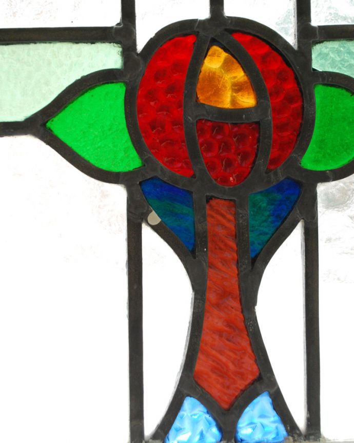 アンティーク雑貨 宝石のように美しいブルーがアクセント、ドットローズのアンティークステンドグラス。ぬくもりのあるアンティークのガラスから光が差仕込むと、お部屋がやさしい空気に包まれてとても素敵です。(g-967)