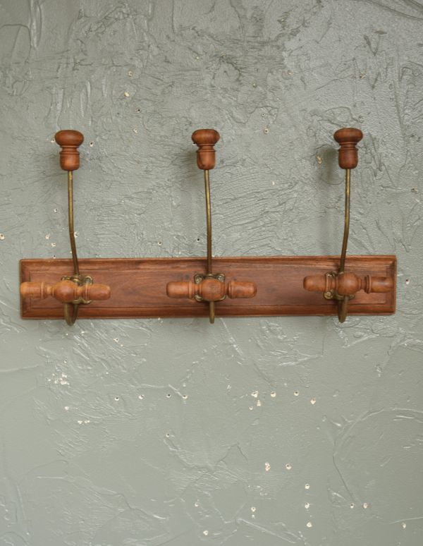 フック・フックボード 住宅用パーツ アンティーク風コート&ハットフック(トリプル)。フックは3つ。(gc-176)