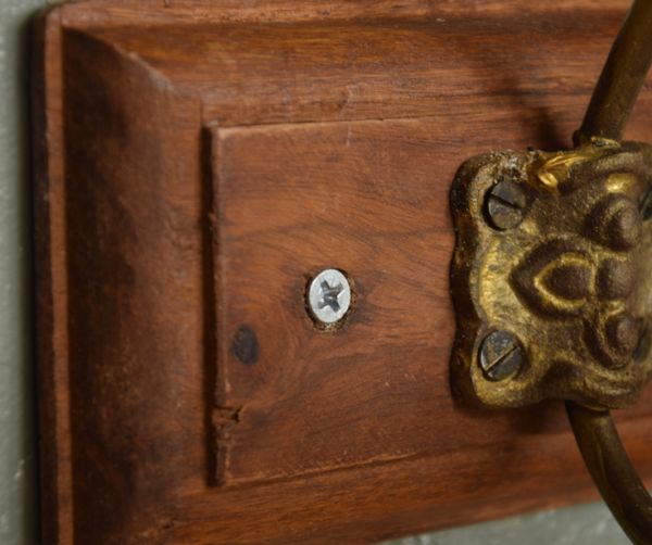 フック・フックボード 住宅用パーツ アンティーク風コート&ハットフック(トリプル)。ネジで壁に固定して下さい。(gc-176)