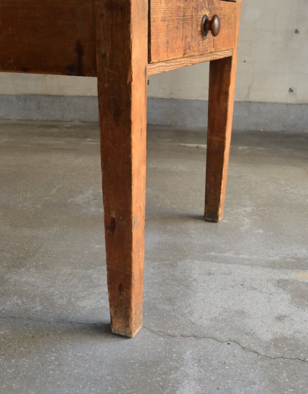 ロイドテーブル アンティーク家具 シンプルなアンティーク家具、6〜8人掛けのダイニングテーブル。キチンとメンテナンスをしてお届け致しますのでご安心ください。(h-001-f)