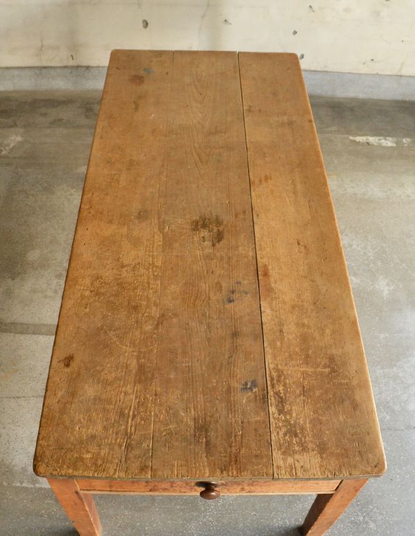 ロイドテーブル アンティーク家具 シンプルなアンティーク家具、6〜8人掛けのダイニングテーブル。パインの木目が可愛いテーブル。(h-001-f)