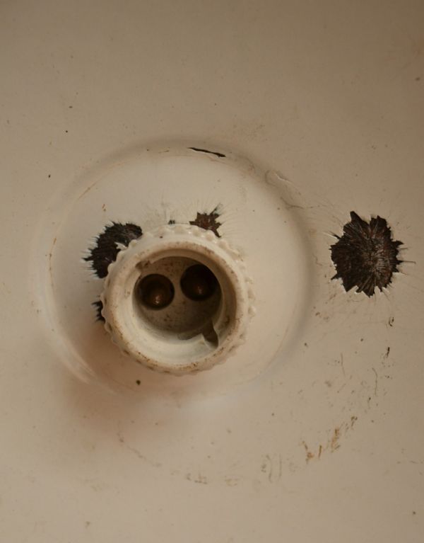 ペンダントライト　照明・ライティング　北欧のアンティーク照明、ホーローのグリーン色ペンダントライト（コード・Ｂ22シャンデリア球・ギャラリーなし）。オーバーホール済みなので安心してお使いいただけます。(h-112-z)