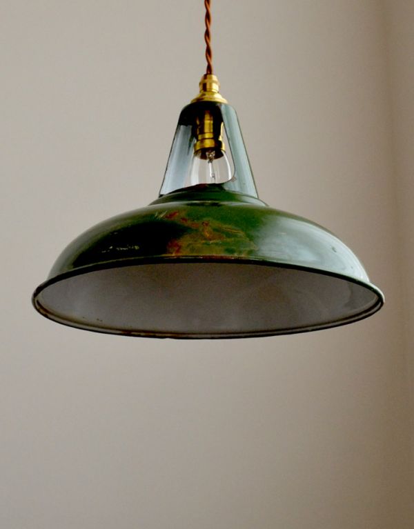 ペンダントライト 照明・ライティング ビンテージのホウロウペンダント(コード・シャンデリア球・ギャラリーなし)。【 シェードのサイズ 】直径27.7×高さ17.5cmコードは50、80cm以外にも、ご希望の長さで加工してお届けします。(h-150-z)