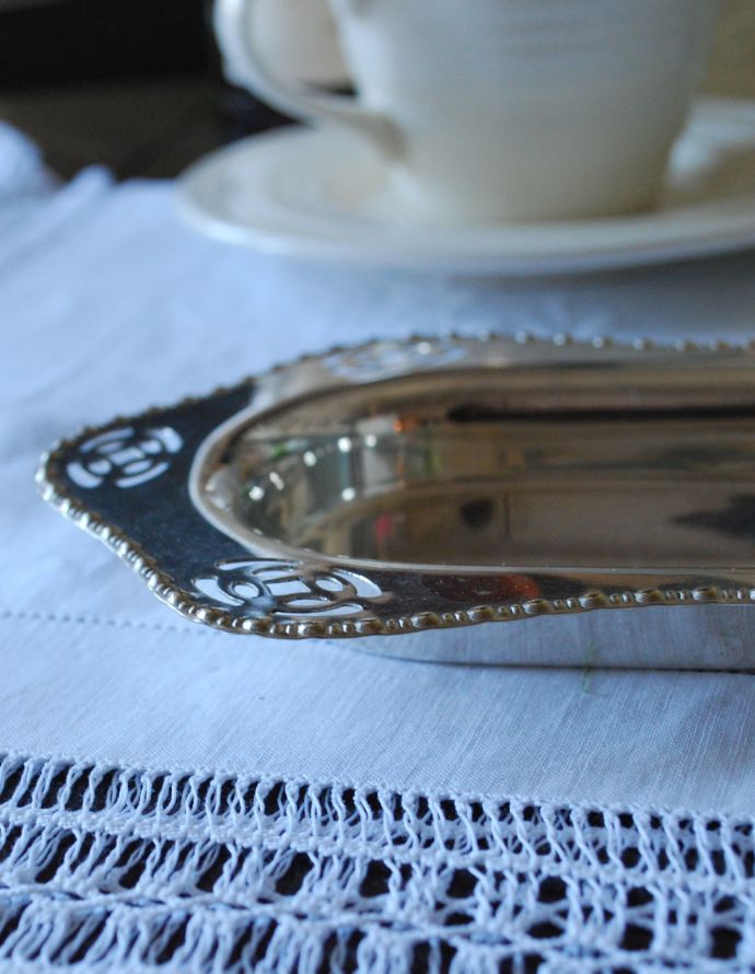 英国の銀食器、アンティークシルバーのトレイ（プレート）(h-172-z