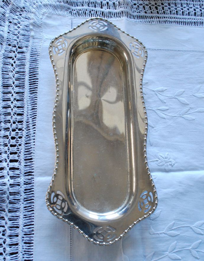 英国の銀食器、アンティークシルバーのトレイ（プレート）(h-172-z