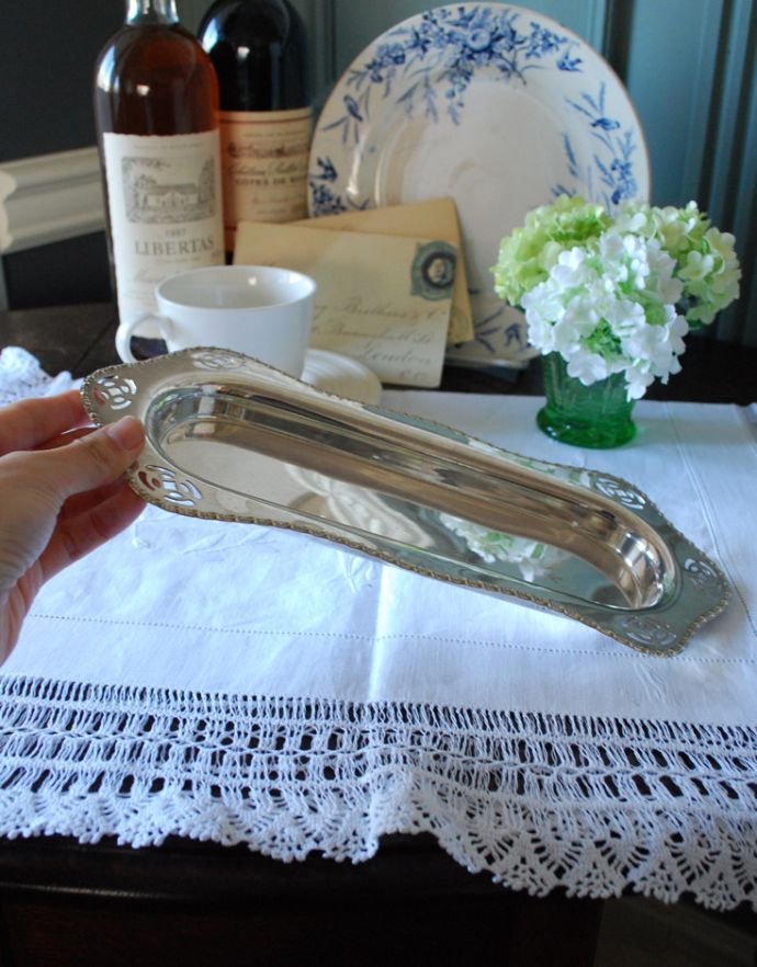 英国の銀食器、アンティークシルバーのトレイ（プレート）(h-172-z