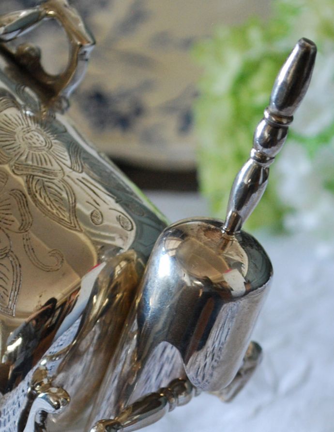 アンティーク シルバー製 アンティーク雑貨 シェフィールド製(sheffield)銀食器、アンティークシルバーのシュガースカットル&スクープ(シュガーポットセット)。後ろにスクープがセットできる様になっています。(h-175-z)