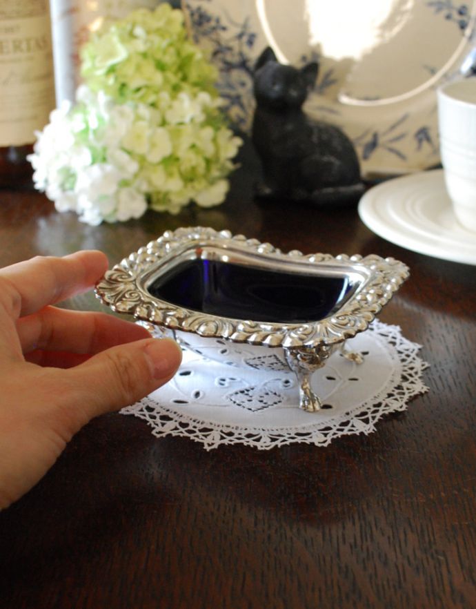 アンティーク シルバー製 アンティーク雑貨 英国の銀雑貨、Sheffield(シェフィールド)のアンティークシルバートレー。置いてあるだけで華やかです。(h-184-z)