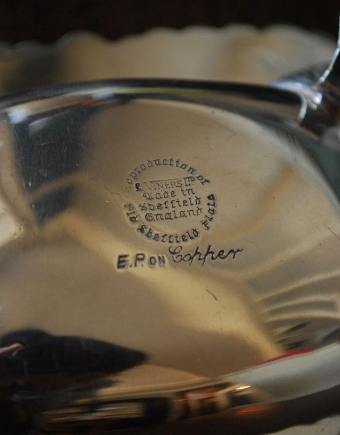 アンティーク シルバー製 アンティーク雑貨 英国の銀雑貨、Sheffield(シェフィールド)のアンティークシルバートレー。調印が残っています。(h-184-z)