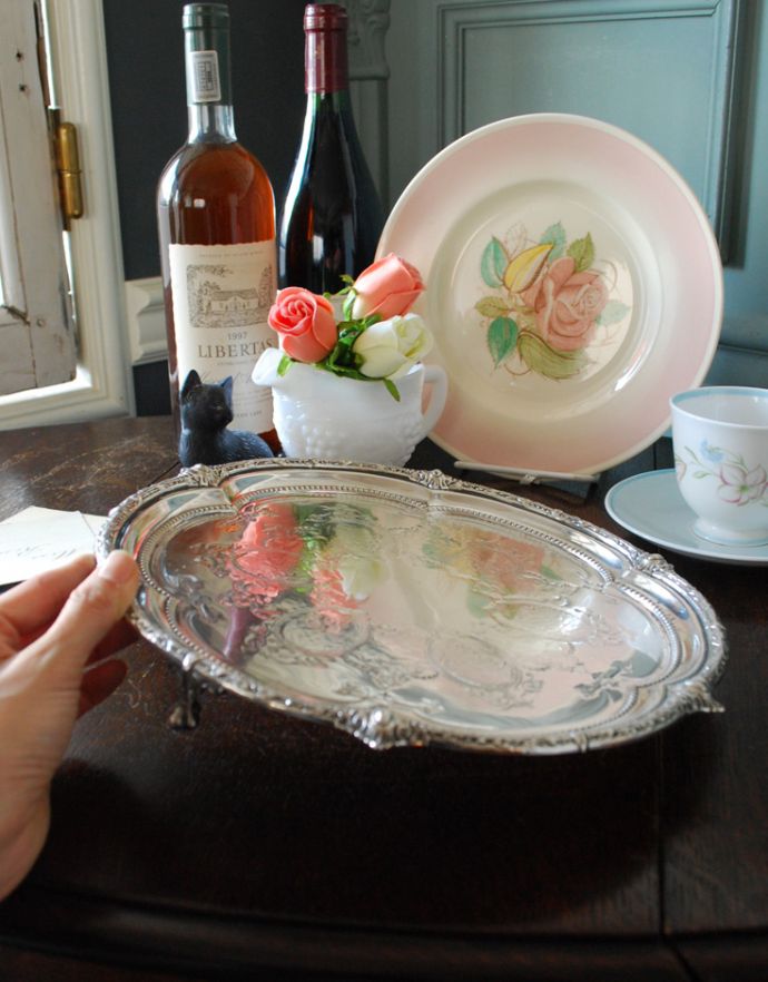 英国の銀雑貨、アフタヌーンティーアイテムのサルヴァ（銀盆