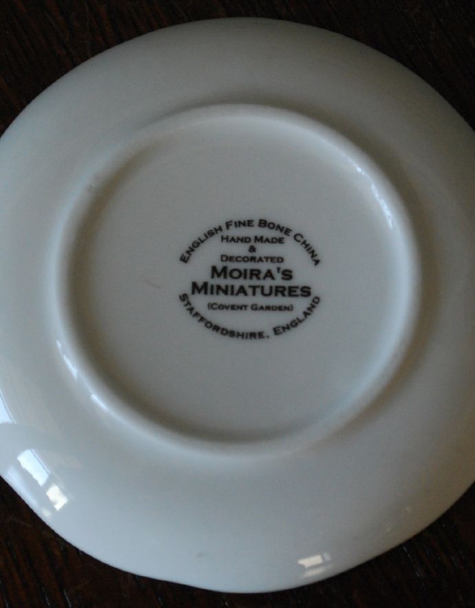 アンティーク雑貨 イギリスで買い付けてきたアンティーク雑貨、ボーンチャイナ フローラルプレート(ローズ)。バックスタンプです。(h-216-z)