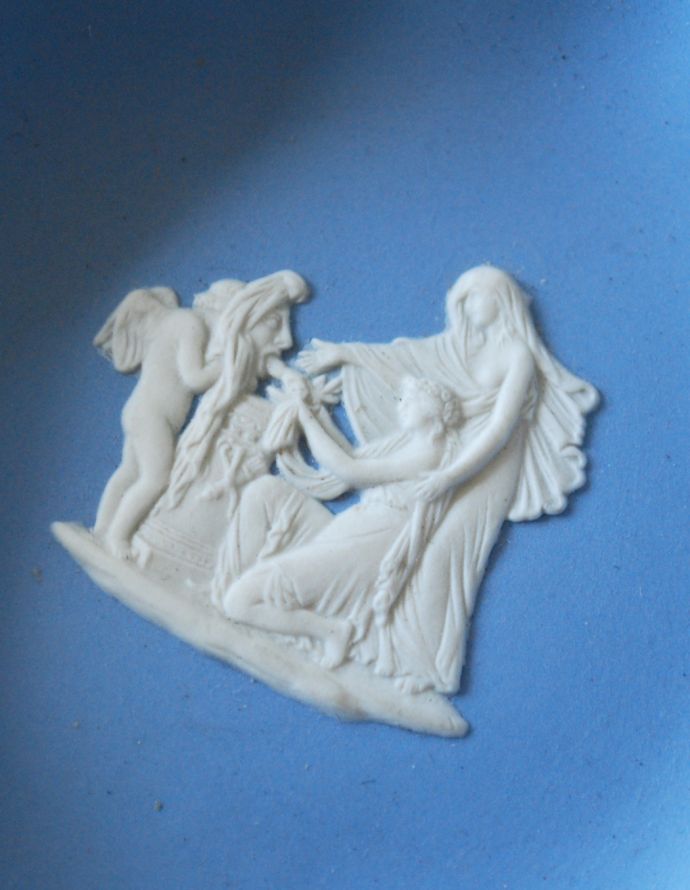 ジャスパーウェア アンティーク雑貨 アンティークのジャスパーウェア、ウェッジウッドトレイ(Wedgwood)。ギリシャ神話などをモチーフにした図柄の模様が特徴です。(h-248-z)