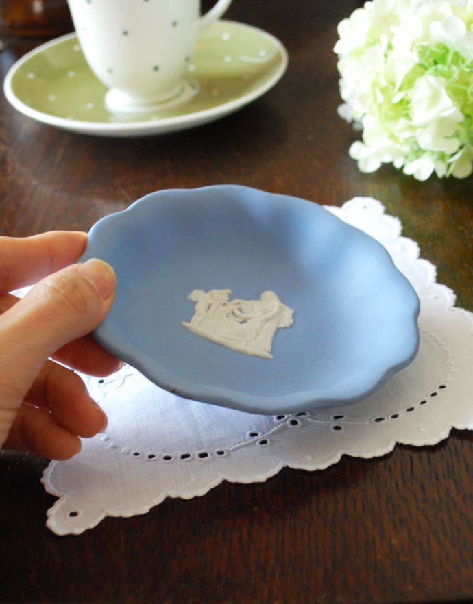 ジャスパーウェア アンティーク雑貨 アンティークのジャスパーウェア、ウェッジウッドトレイ(Wedgwood)。使い込むほどに光沢と風合いを増す二度楽しめる逸品です。(h-248-z)