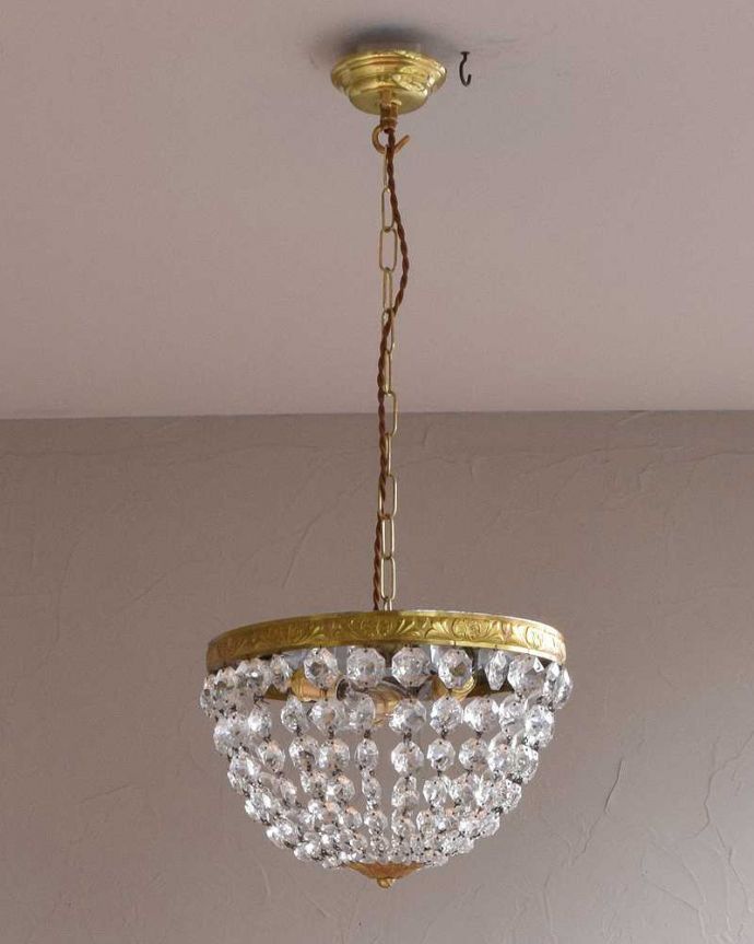 シャンデリア　照明・ライティング　フランス便で到着、３灯タイプのアンティークプチシャンデリア（Ｅ17シャンデリア球付）。真鍮のカバー付きです。(h-321-z)