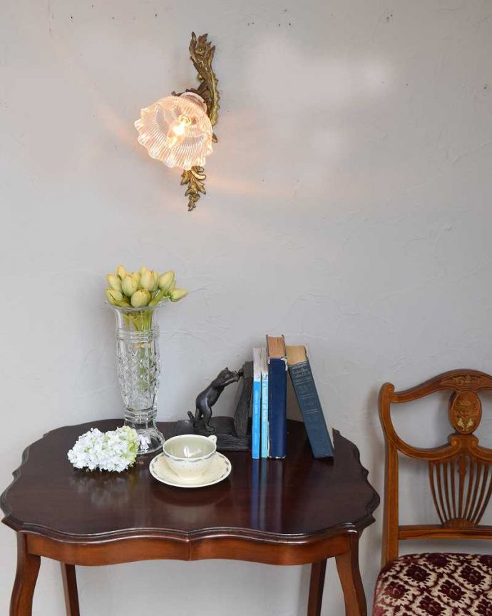 壁付けブラケット　照明・ライティング　フランス輸入のアンティークウォールブラケット(１灯)（Ｅ17シャンデリア球付）。ウォールアクセサリーにもなる素敵なアンティークの照明器具です。(h-326-z)