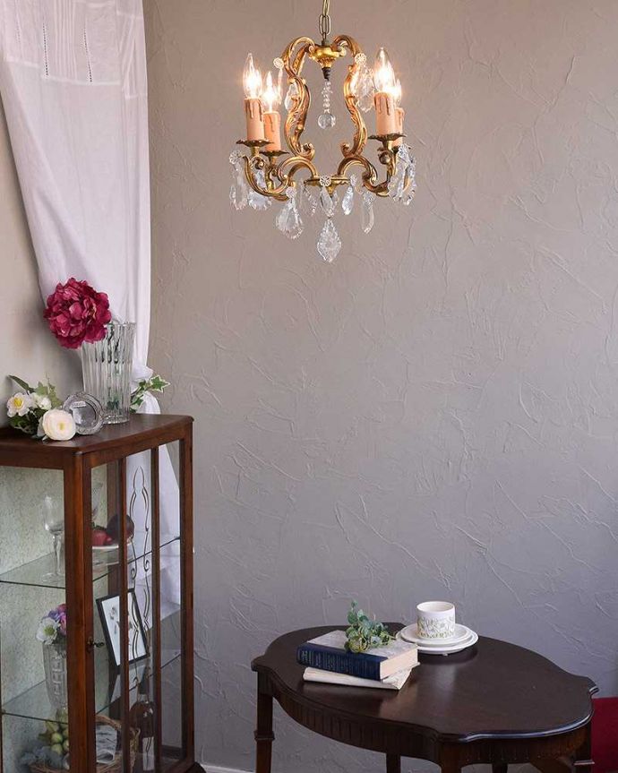 シャンデリア 照明・ライティング フランスで買い付けてきたアンティーク シャンデリア(4灯)(E17シャンデリア球付)。お部屋の主役になるほどの存在感です。(h-359-z)