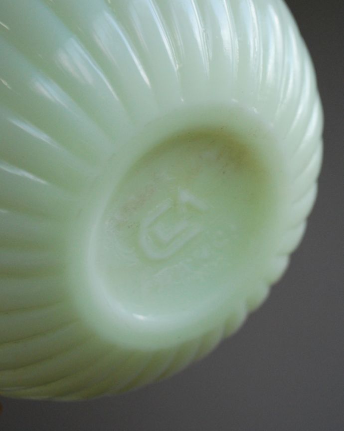 ペンダントライト　照明・ライティング　フランスで見つけたアンティークペンダントライト（コード・シャンデリア電球・ギャラリーA付き）。下から見るとこんな感じ。(h-369-z)