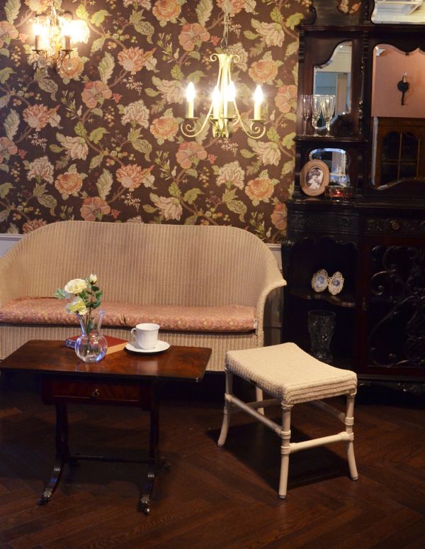 オリジナルロイド　Handleオリジナル ロイドルームスツール(Resort White)。こちらのカラーは、リゾートホワイトです。(hol-05rw)