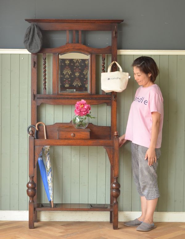 ロイドルームボックス アンティーク家具 傘立てとコートフックが一緒になったアンティーク家具、鏡付きのホールスタンド。お家に来たお客様が必ず初めて訪れる場所が玄関。(j-1090-f-1)